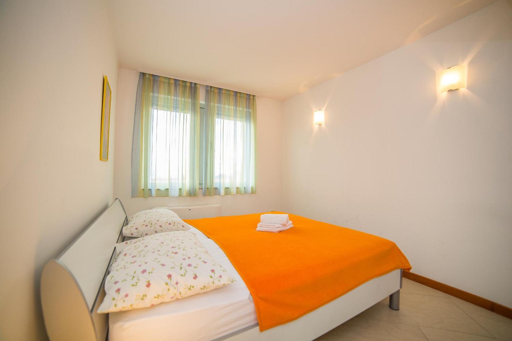 Apartments Milan Макарська Номер фото