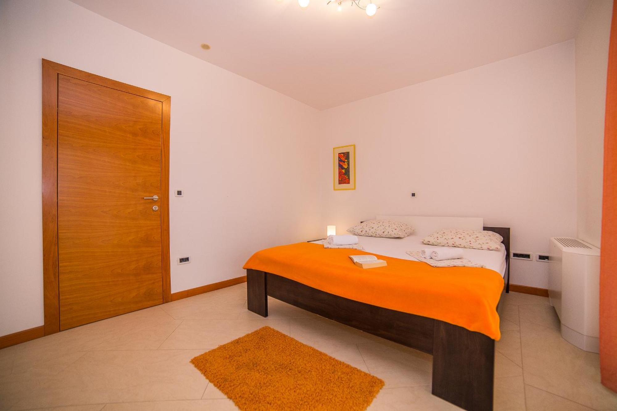 Apartments Milan Макарська Номер фото