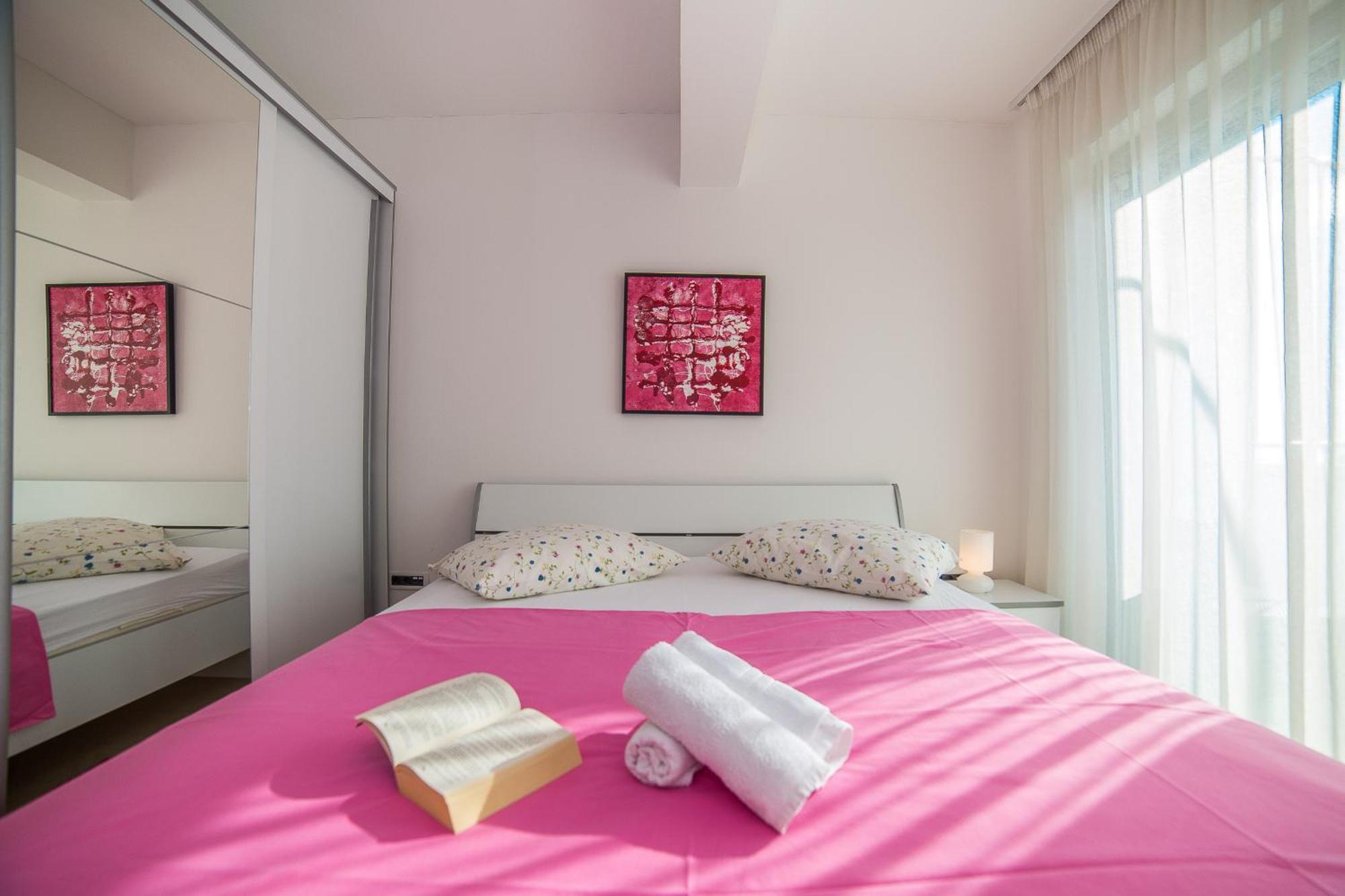 Apartments Milan Макарська Номер фото