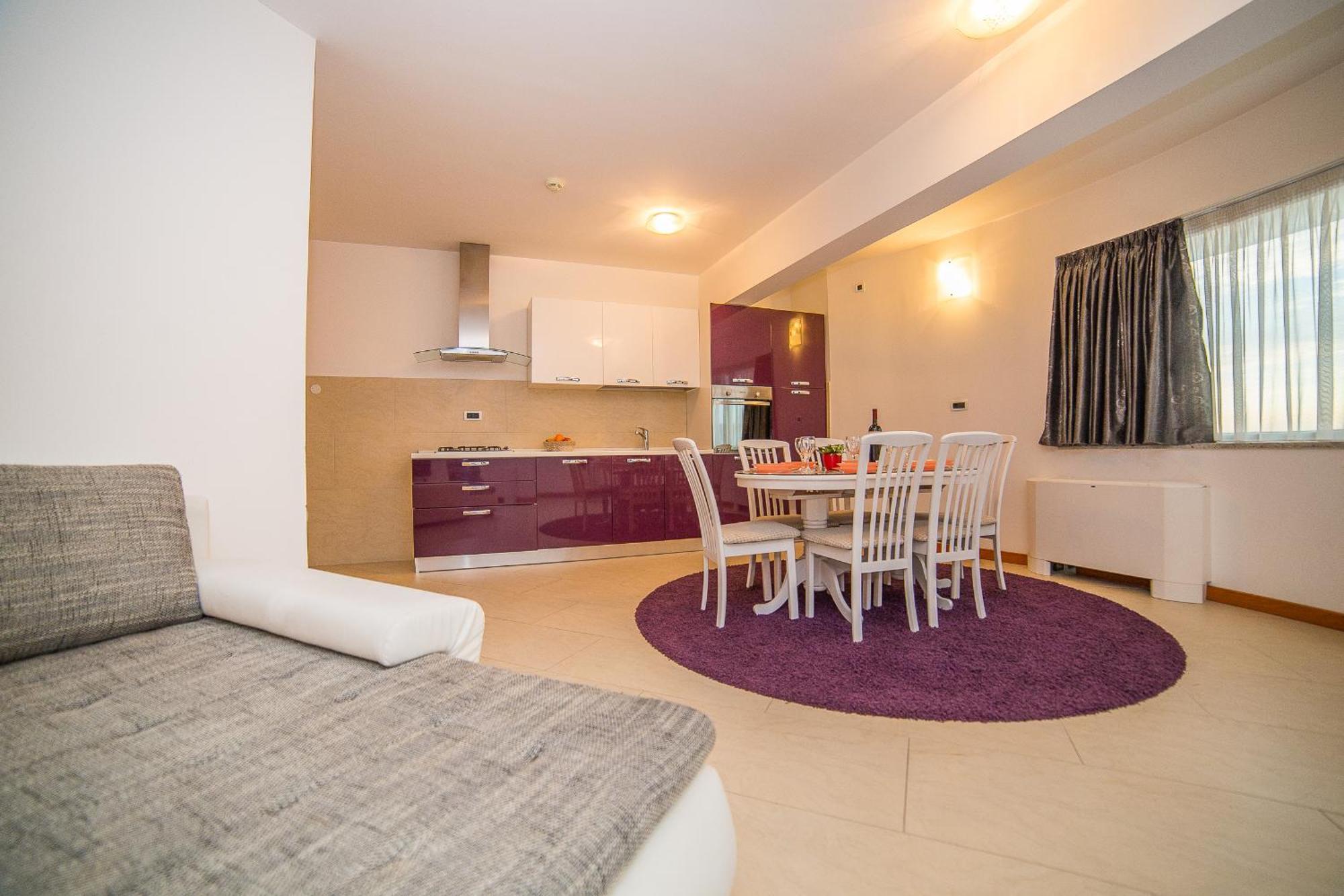 Apartments Milan Макарська Номер фото