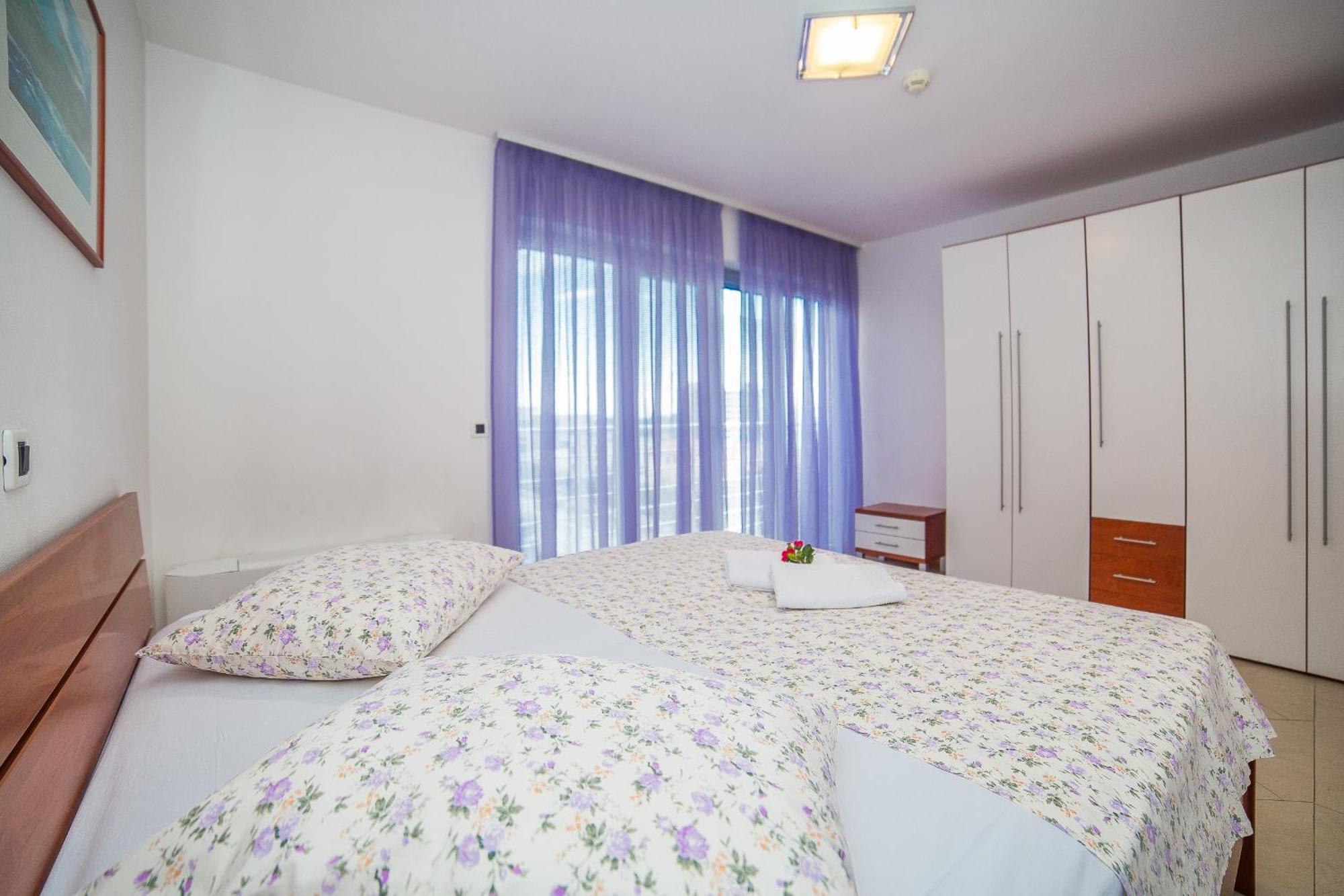 Apartments Milan Макарська Номер фото