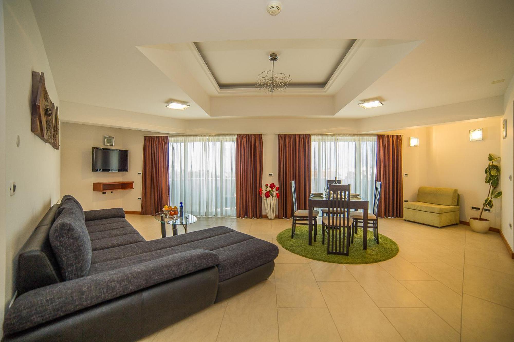 Apartments Milan Макарська Екстер'єр фото