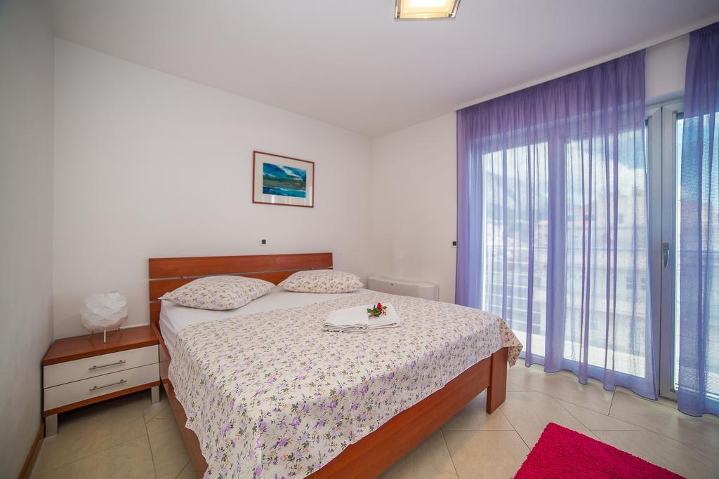 Apartments Milan Макарська Екстер'єр фото